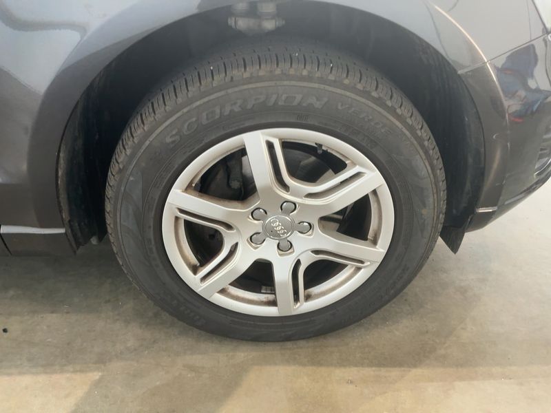 Audi Q5 2.0 TDI quattro 2009 – снимка 11
