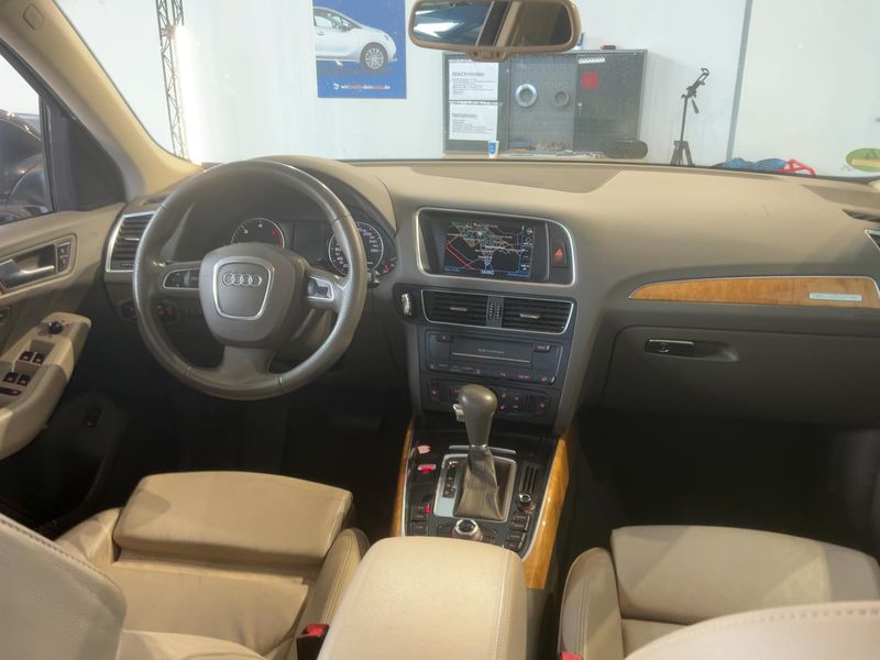 Audi Q5 2.0 TDI quattro 2009 – снимка 18
