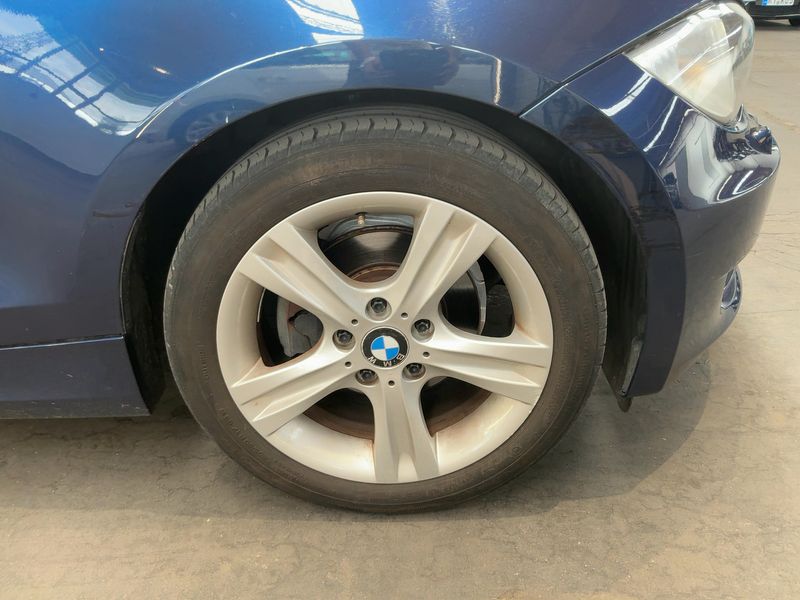 BMW 1er 118i 2011 – снимка 11