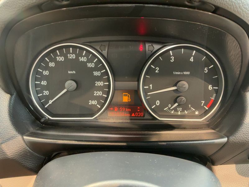 BMW 1er 118i 2011 – снимка 18
