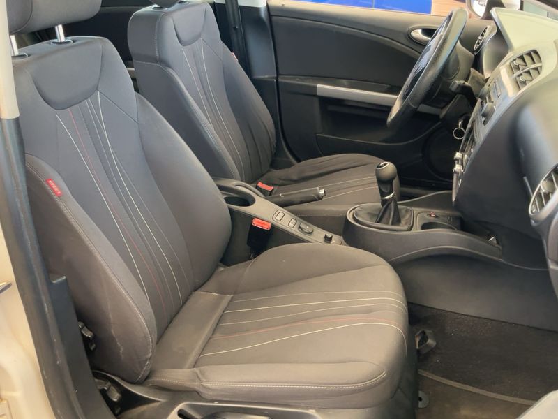 Seat Leon 1.6 TDI Style Copa 2012 – снимка 16