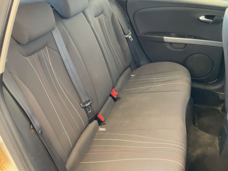 Seat Leon 1.6 TDI Style Copa 2012 – снимка 19
