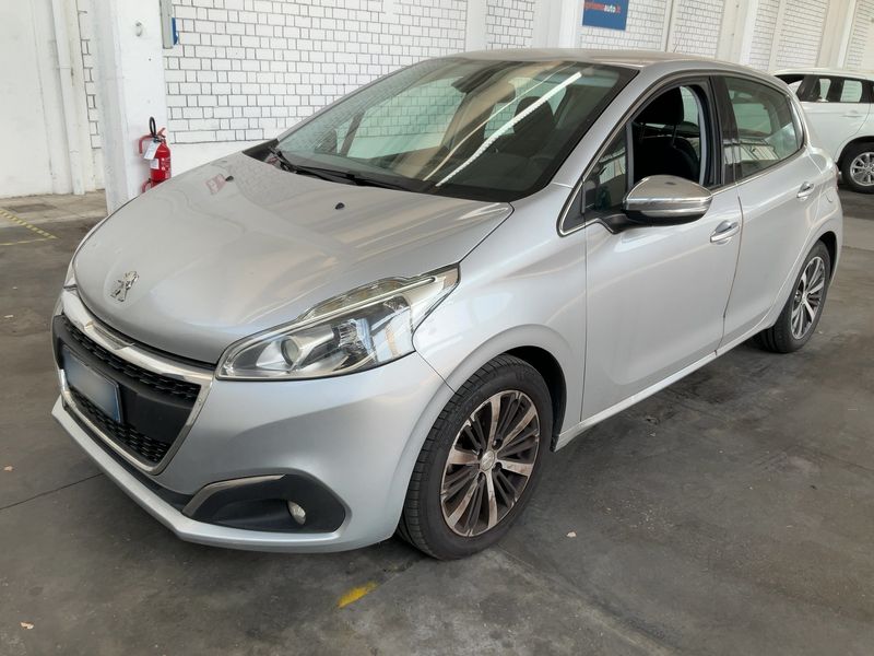 Peugeot 208 1.6 Blue-HDi Allure 2015 – снимка 1