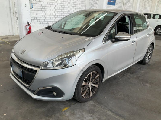 Peugeot 208 1.6 Blue-HDi Allure 2015 – снимка 1