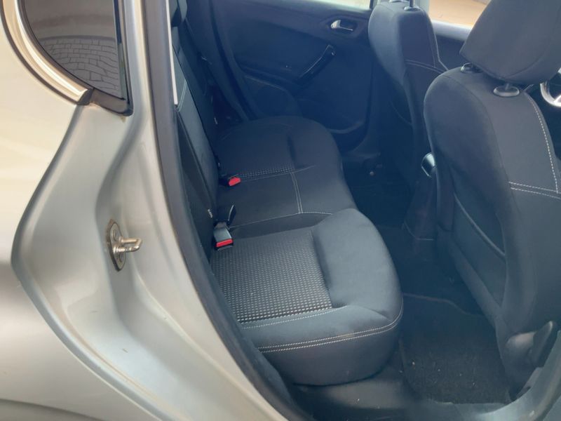 Peugeot 208 1.6 Blue-HDi Allure 2015 – снимка 20