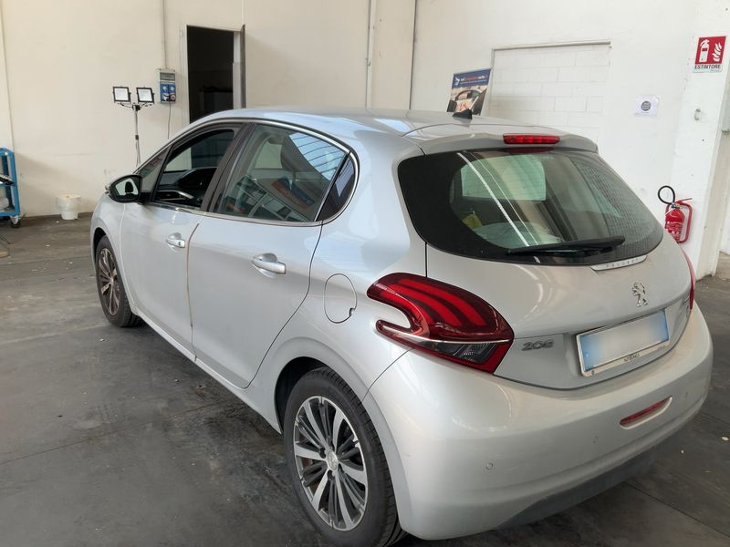 Peugeot 208 1.6 Blue-HDi Allure 2015 – снимка 6