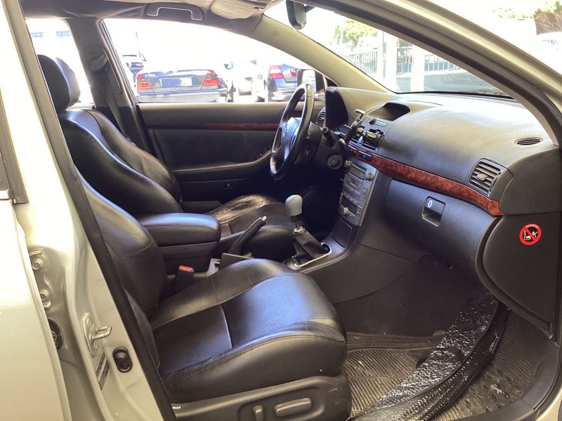 Toyota Avensis 2.0 D-4D Sol 2004 – снимка 3