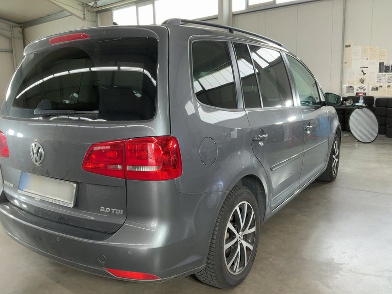Volkswagen Touran 2.0 TDI Comfortline 2010 – снимка 8