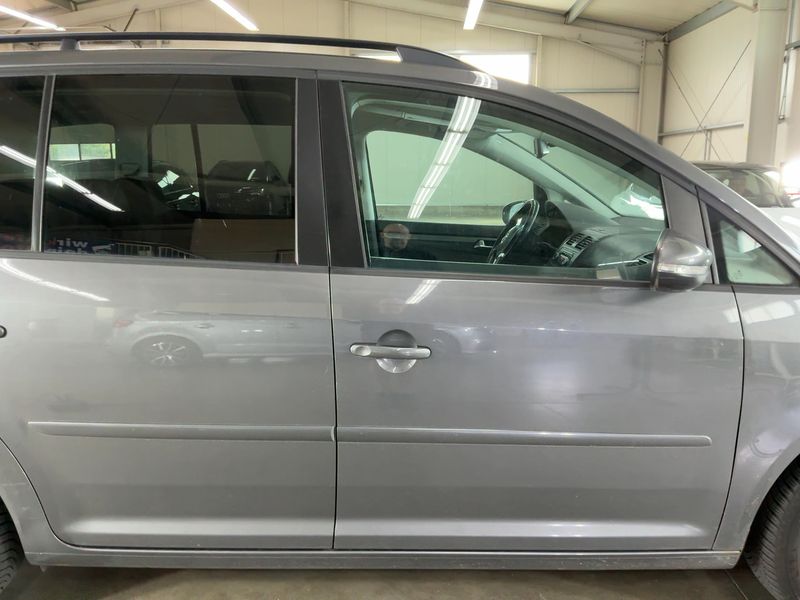 Volkswagen Touran 2.0 TDI Comfortline 2010 – снимка 10