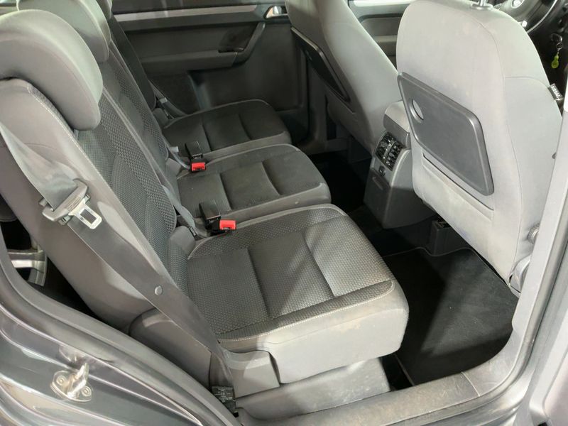 Volkswagen Touran 2.0 TDI Comfortline 2010 – снимка 20