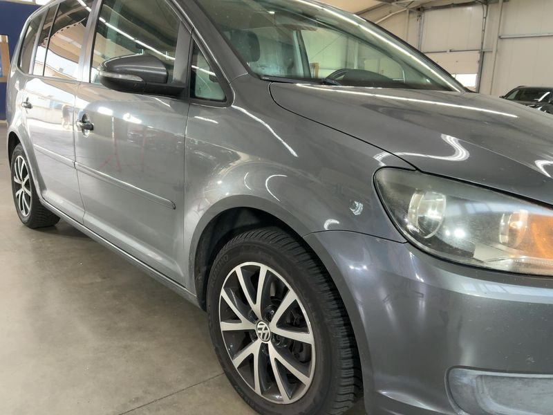 Volkswagen Touran 2.0 TDI Comfortline 2010 – снимка 12