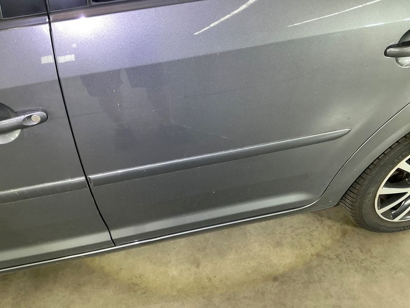 Volkswagen Touran 2.0 TDI Comfortline 2010 – снимка 28