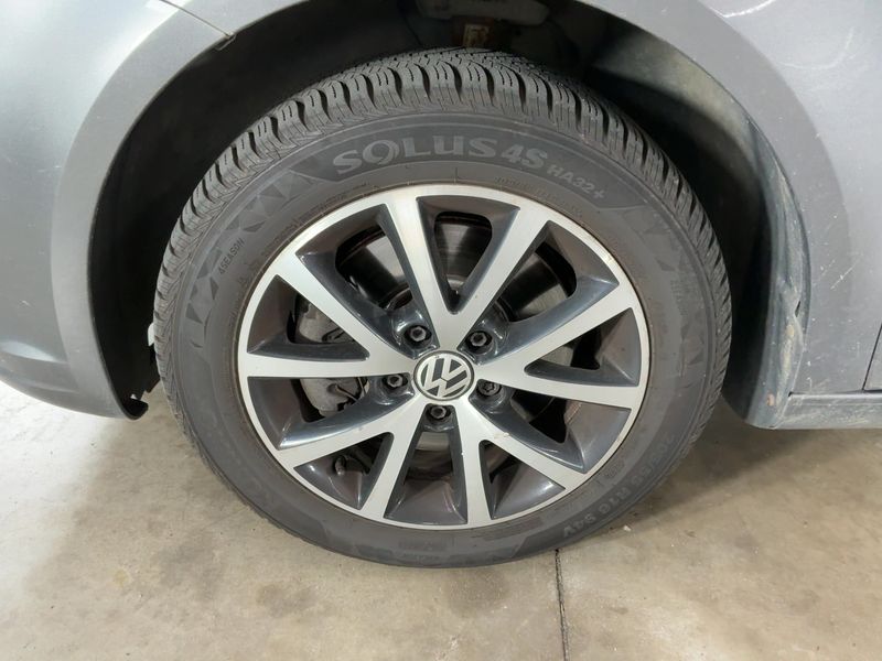 Volkswagen Touran 2.0 TDI Comfortline 2010 – снимка 3