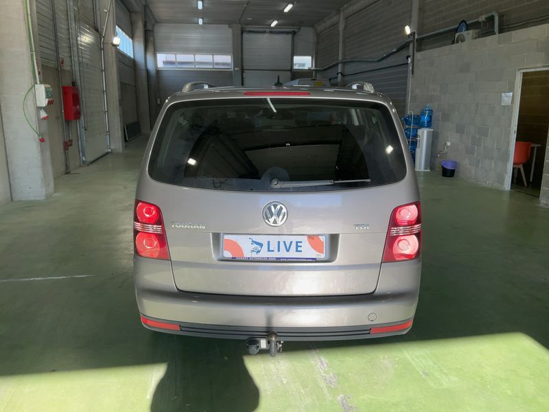 Volkswagen Touran 1.9 TDI Advance 2009 – снимка 7