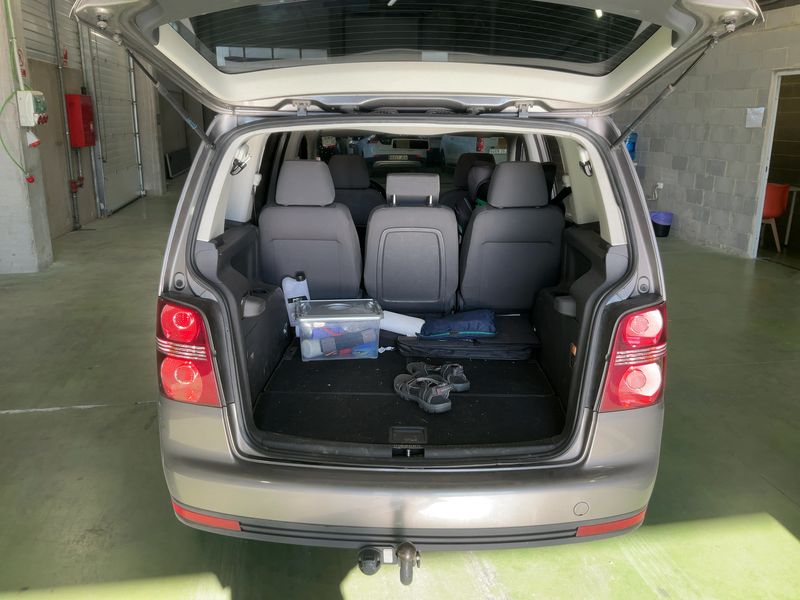 Volkswagen Touran 1.9 TDI Advance 2009 – снимка 15