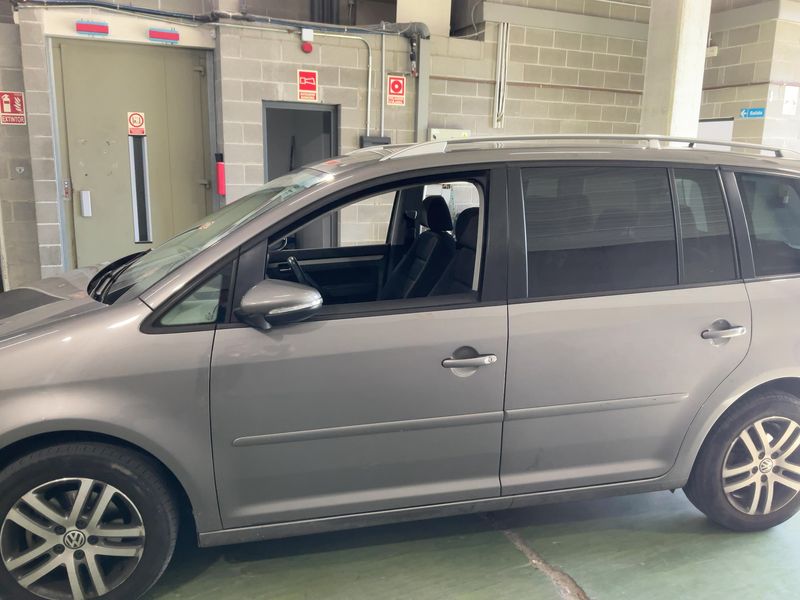 Volkswagen Touran 1.9 TDI Advance 2009 – снимка 4