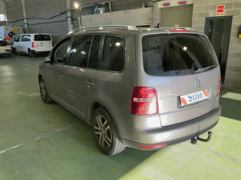 Volkswagen Touran 1.9 TDI Advance 2009 – снимка 6