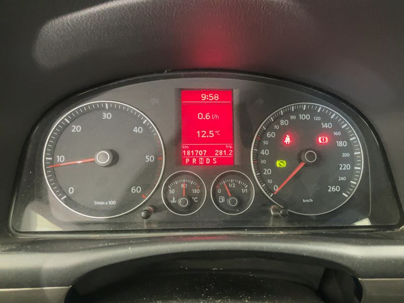 Volkswagen Touran 1.9 TDI Advance 2009 – снимка 18