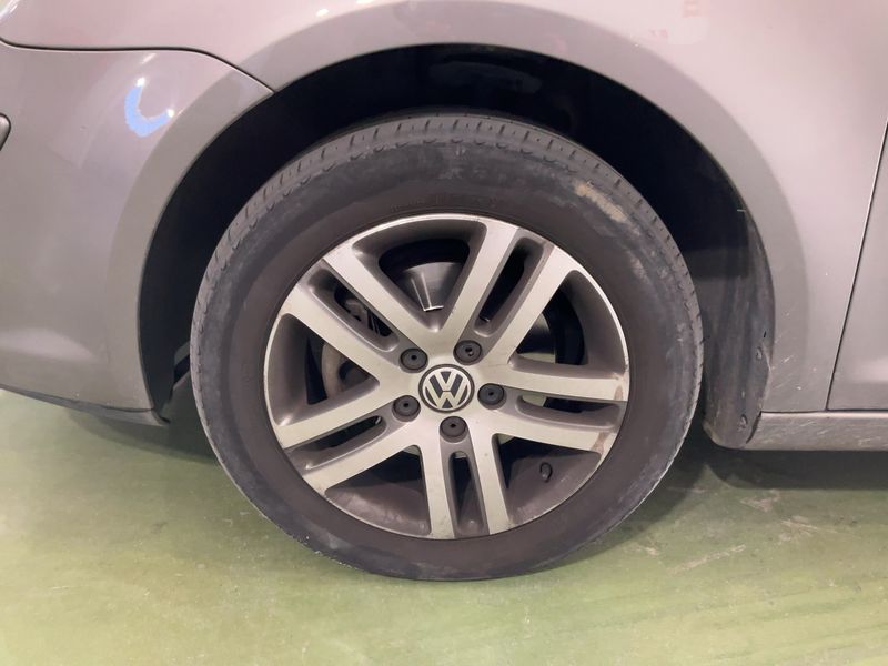 Volkswagen Touran 1.9 TDI Advance 2009 – снимка 3