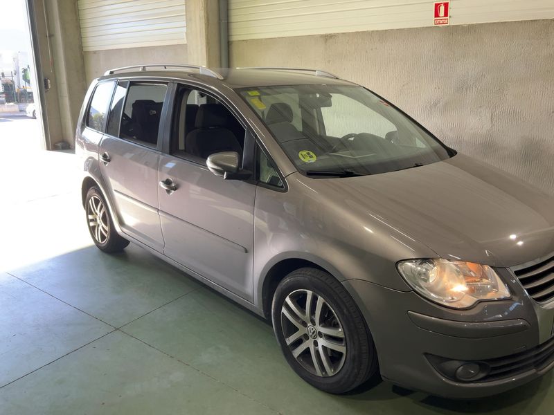 Volkswagen Touran 1.9 TDI Advance 2009 – снимка 12