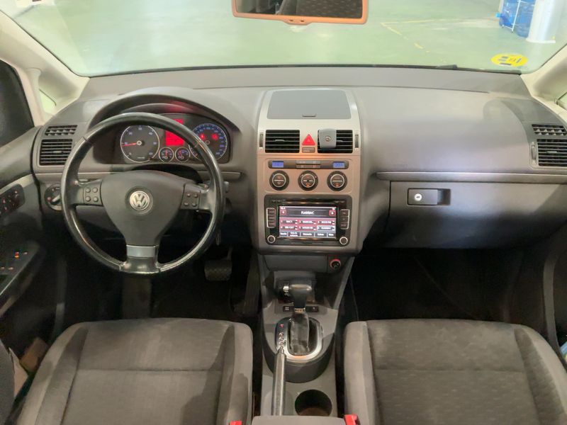 Volkswagen Touran 1.9 TDI Advance 2009 – снимка 17
