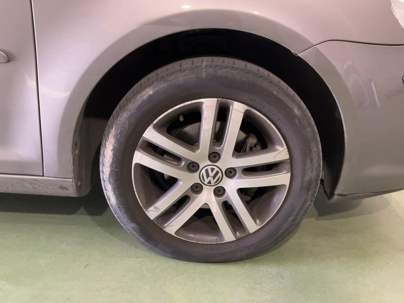 Volkswagen Touran 1.9 TDI Advance 2009 – снимка 11