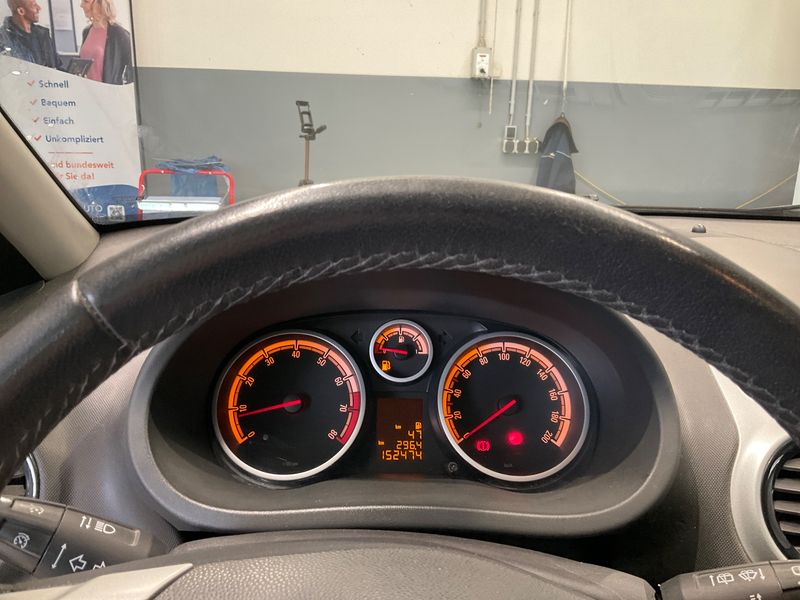 Opel Corsa 1.2 Selective 2012 – снимка 4