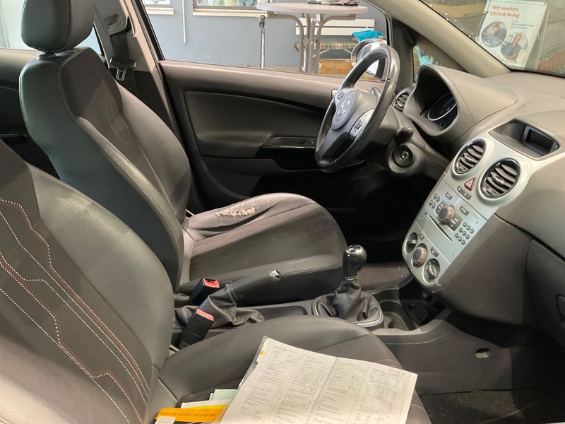 Opel Corsa 1.2 Selective 2012 – снимка 3
