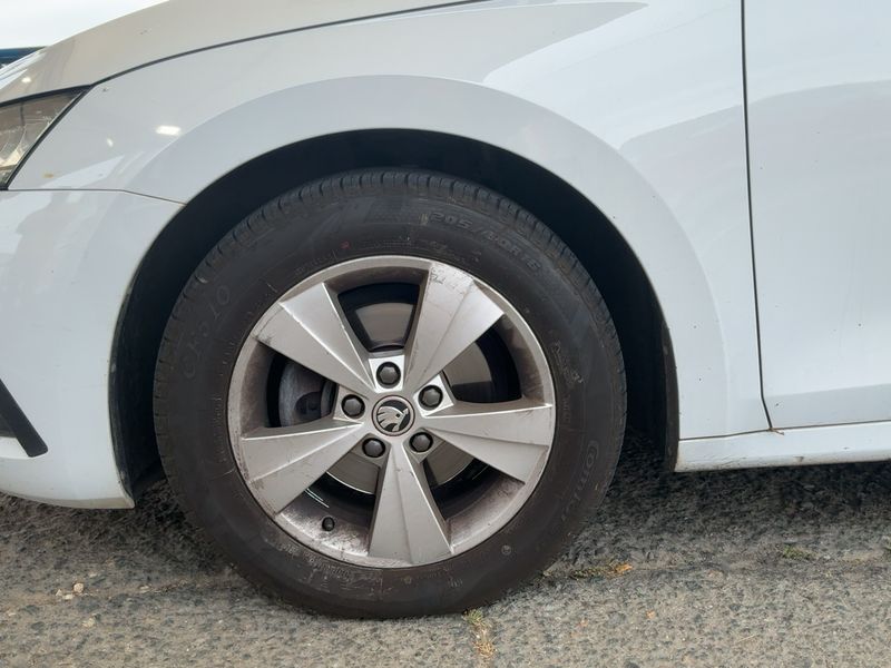 Skoda Octavia 2.0 TDI Ambition 2021 – снимка 3