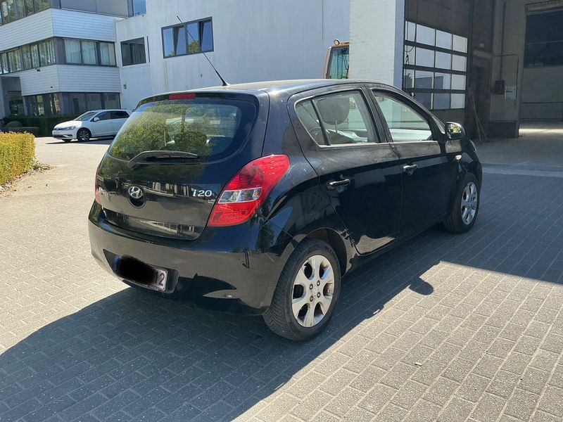 Hyundai i20 1.2 Active 2009 – снимка 2