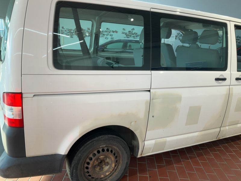 Volkswagen T5 Kombi 2.0 TDI 2014 – снимка на щета