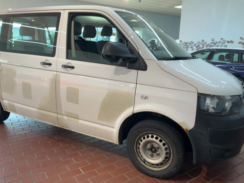 Volkswagen T5 Kombi 2.0 TDI 2014 – снимка на щета
