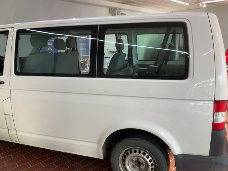 Volkswagen T5 Kombi 2.0 TDI 2014 – снимка на щета