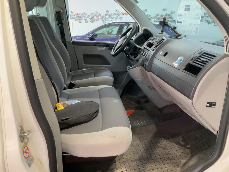Volkswagen T5 Kombi 2.0 TDI 2014 – снимка 11