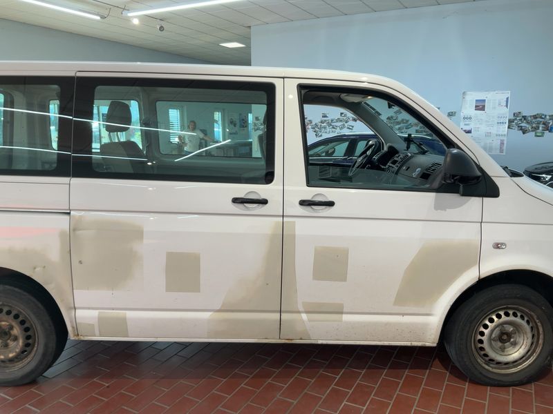 Volkswagen T5 Kombi 2.0 TDI 2014 – снимка на щета
