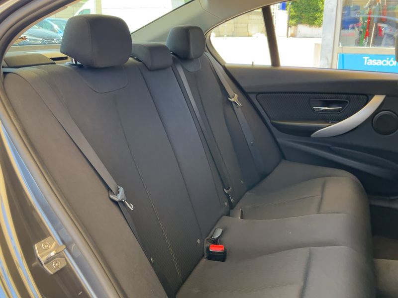 BMW 3er 318d 2013 – снимка 19