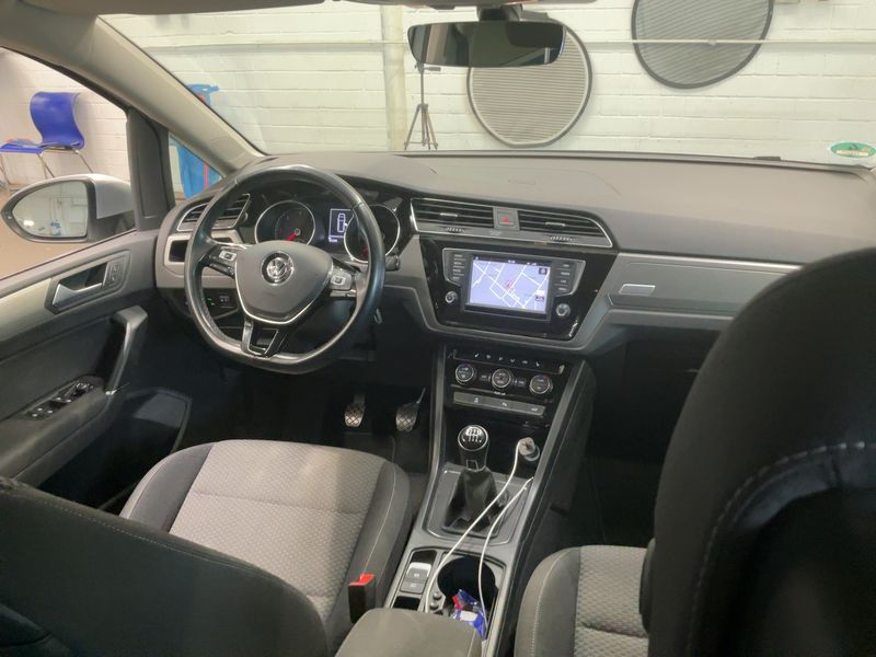 Volkswagen Touran 1.6 TDI Comfortline BlueMotion Tech 2016 – снимка 17