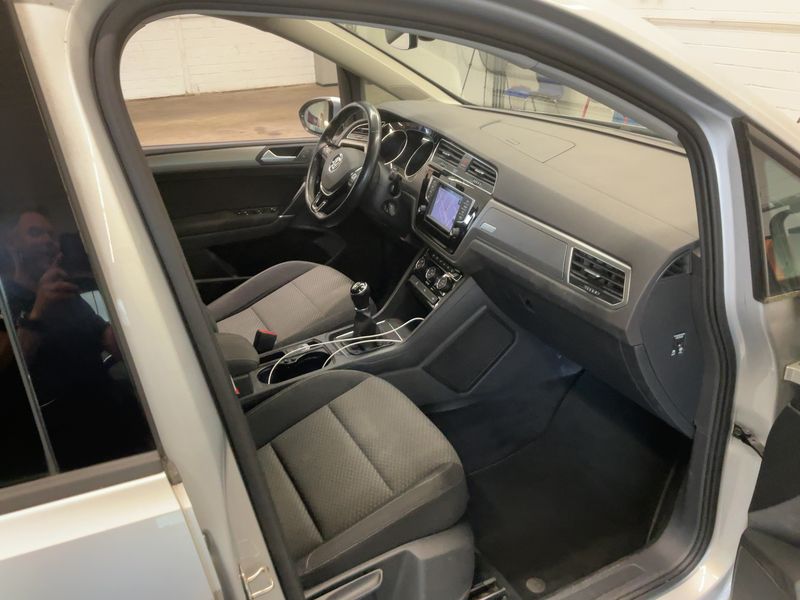 Volkswagen Touran 1.6 TDI Comfortline BlueMotion Tech 2016 – снимка 16