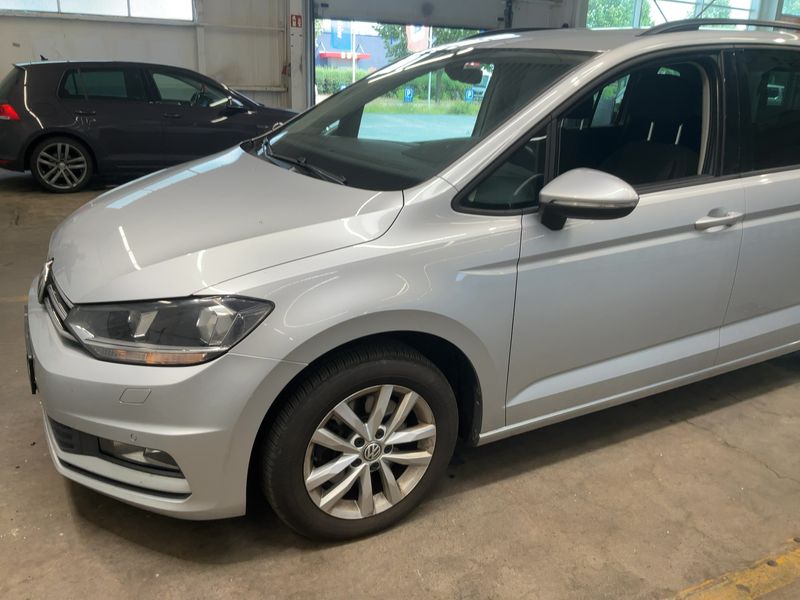 Volkswagen Touran 1.6 TDI Comfortline BlueMotion Tech 2016 – снимка 2