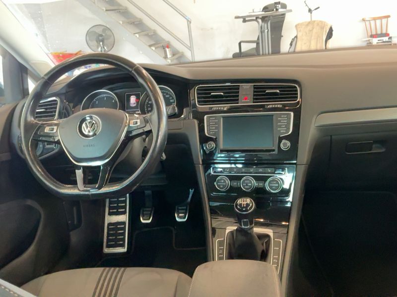 Volkswagen Golf VII 1.6 TDI Allstar BlueMotion Tech 2016 – снимка 17
