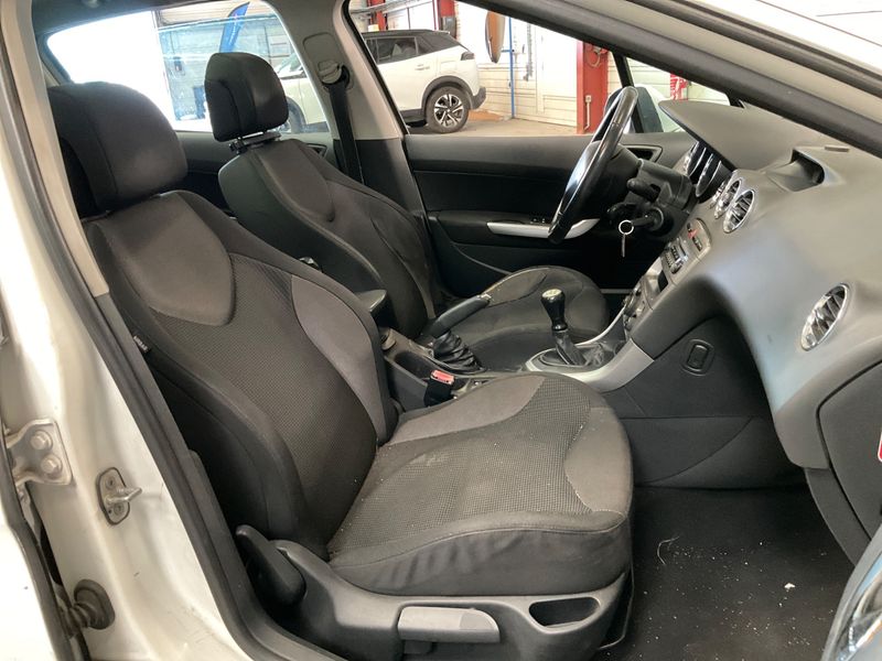 Peugeot 308 1.6 HDi Premium Pack 2009 – снимка 3