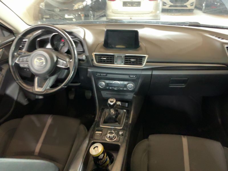 Mazda 3 2.2 Turbodiesel Revolution 2017 – снимка 17