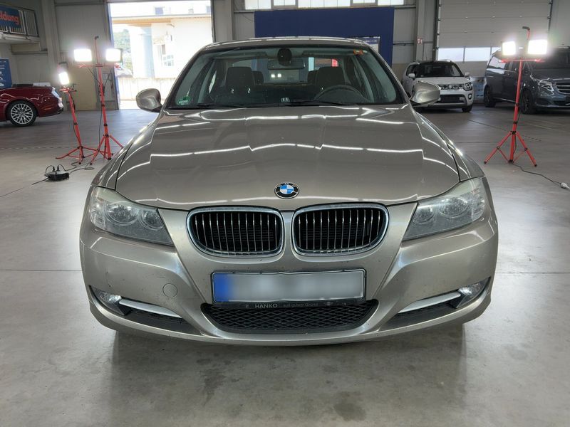 BMW 3er 318i 2011 – снимка 14