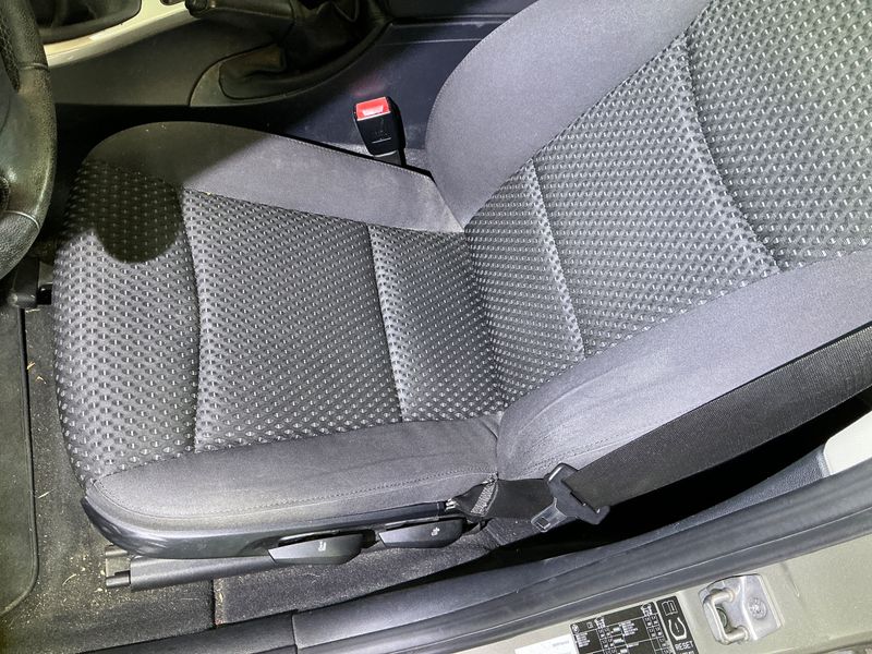 BMW 3er 318i 2011 – снимка 24