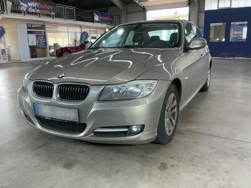 BMW 3er 318i 2011 – снимка 1