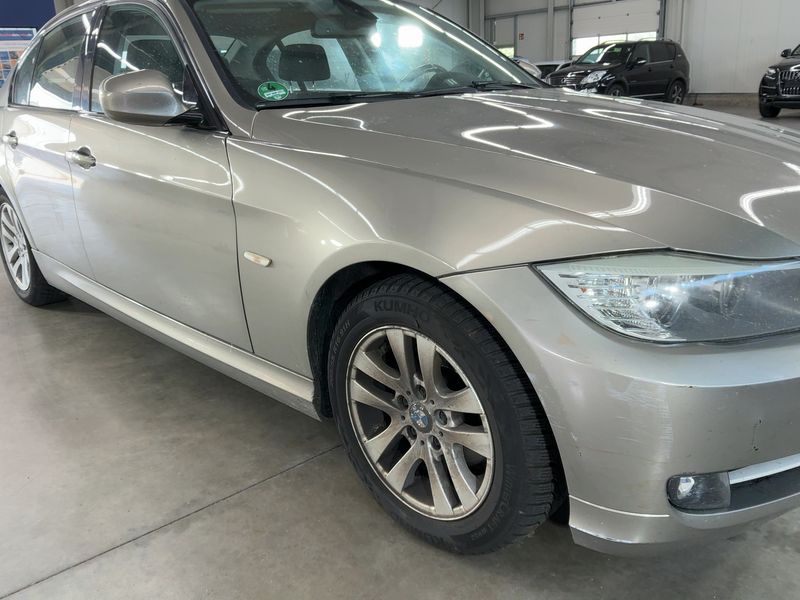 BMW 3er 318i 2011 – снимка 12