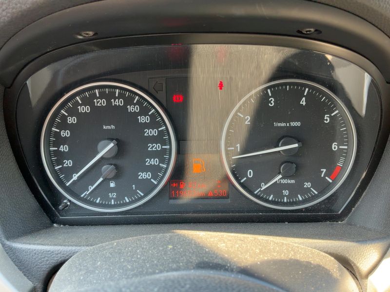 BMW 3er 318i 2011 – снимка 19