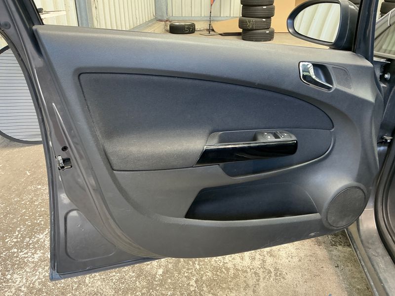 Opel Corsa 1.4 Energy 2014 – снимка 36