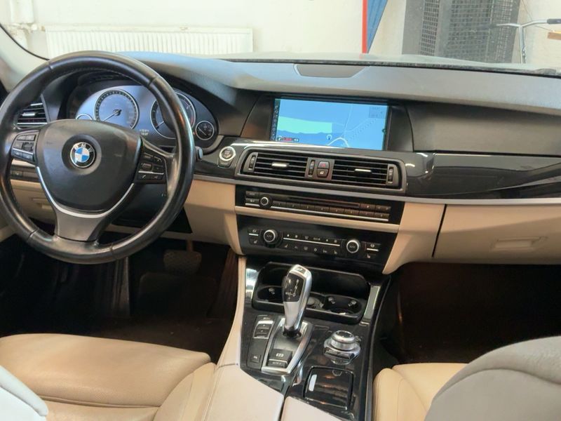 BMW 5er 525d 2011 – снимка 12