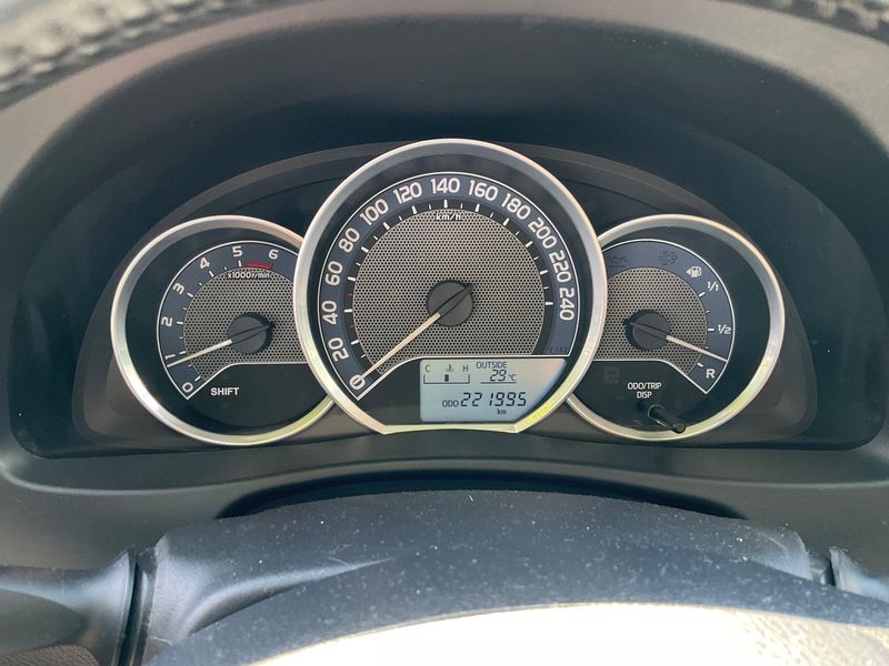 Toyota Auris Touring Sports 2.0 D-4D Life+ 2013 – снимка 19